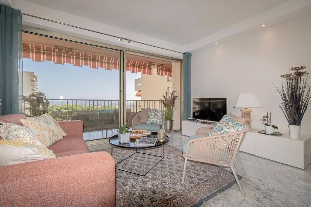 Superbe Appart Vue Mer, Plage, Piscine, Tennis, Parking Antibes 0*,  France